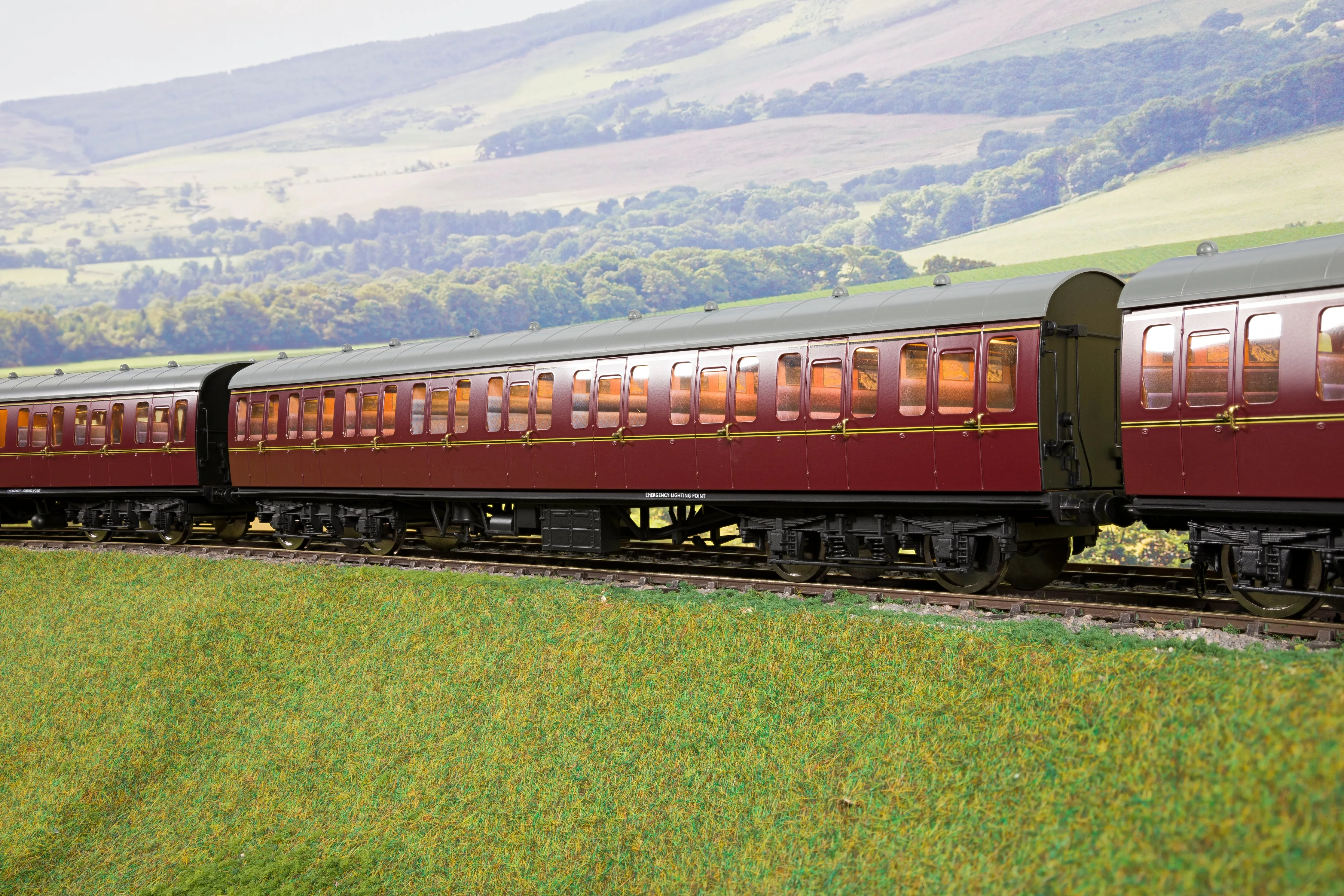 Darstaed D23-2-1 7mm Finescale O Gauge BR 57' Mk1 Suburban Composite (C) Coach, BR Lined Maroon