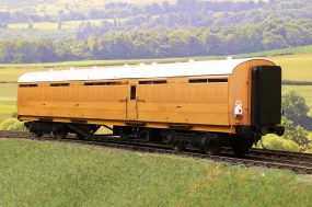 Darstaed D24-1-07U Finescale O Gauge LNER Thompson Mainline BG (Full Brake) Coach, Teak 'Un-numbered'