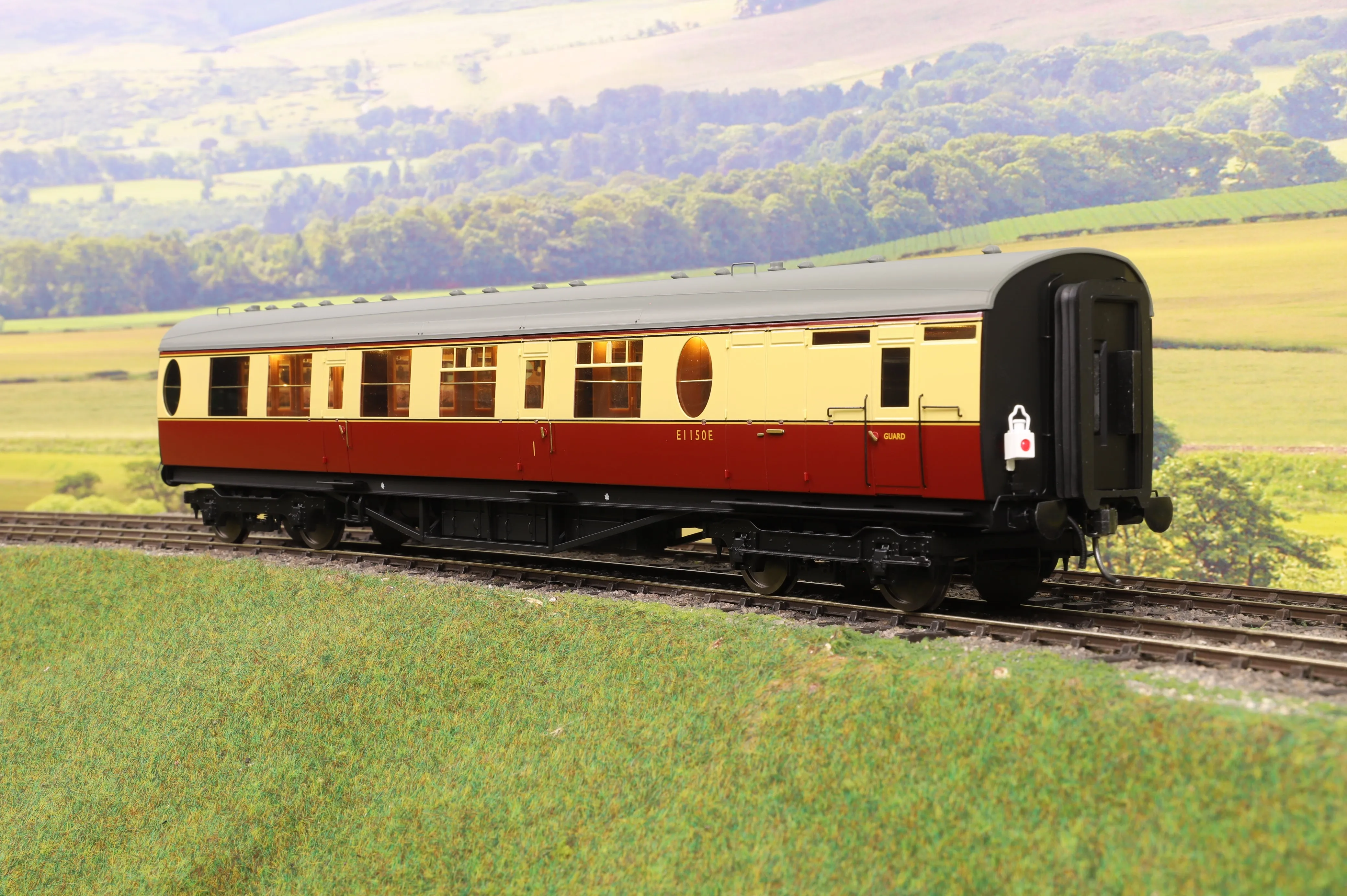 Darstaed D24-2-03A Finescale O Gauge LNER/BR Thompson Mainline BCK (Brake Composite) Coach, Crimson & Cream 'E1150E'