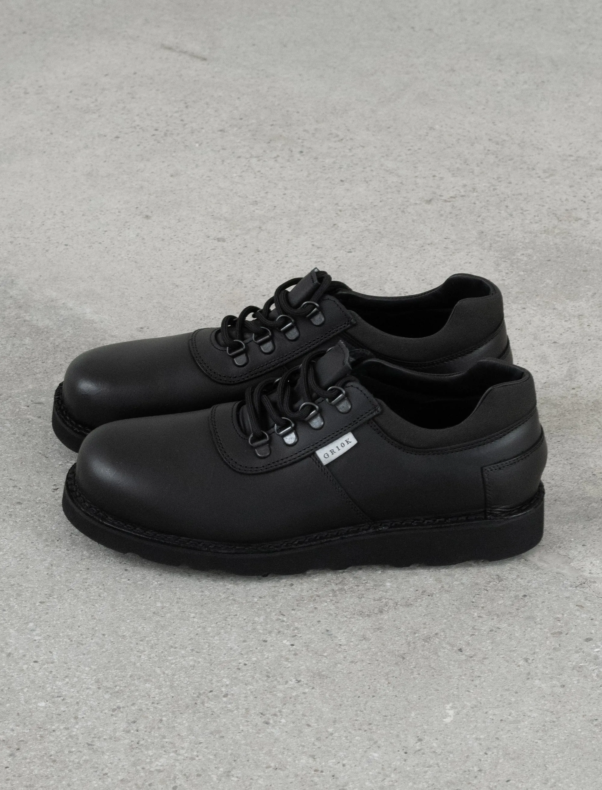 Low Trauma Shoes (Black)