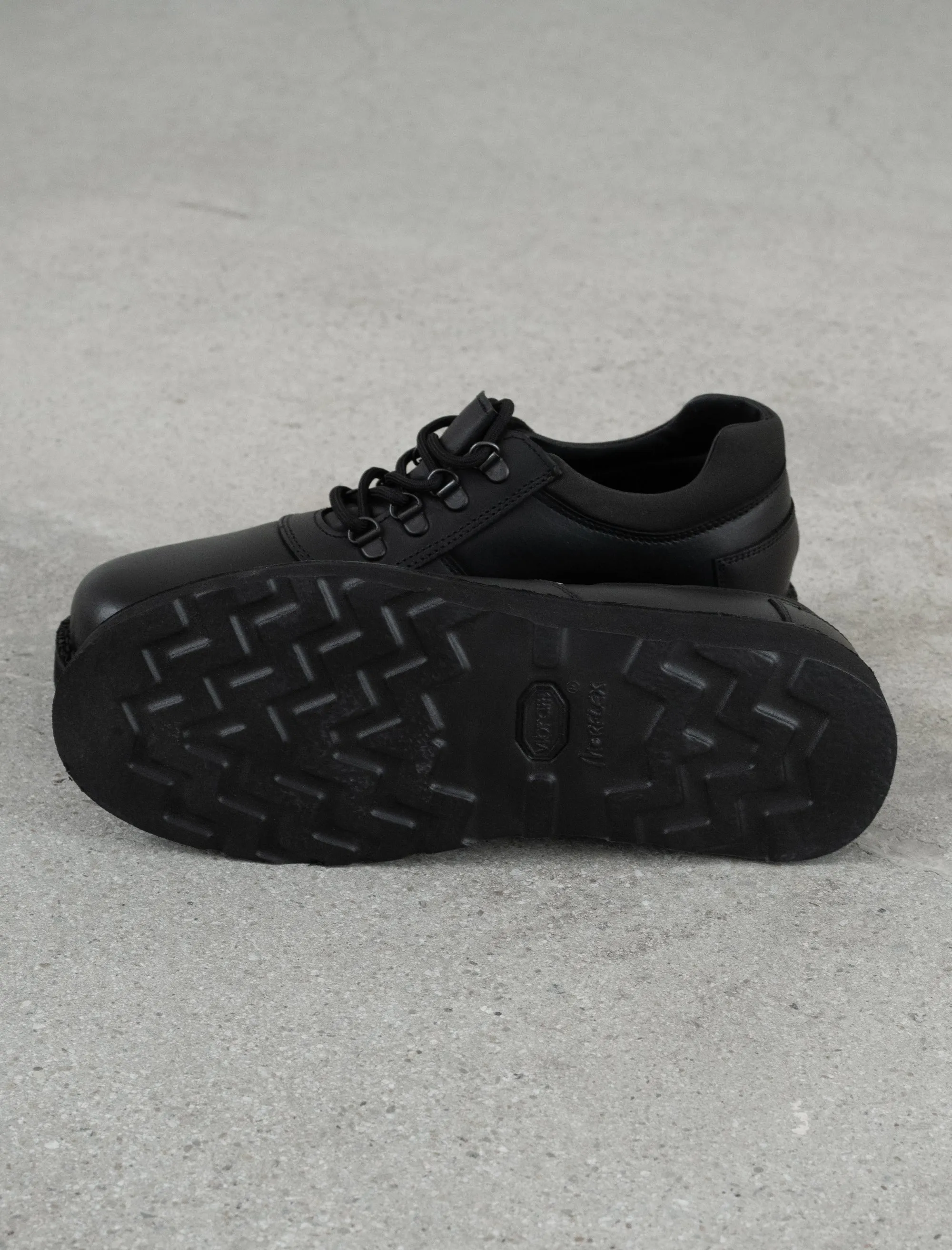 Low Trauma Shoes (Black)