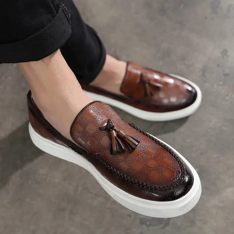 Retro British Style Tassels Loafers: Luxury Men's Casual Shoes with Embossed Leather, Slip-on Flats