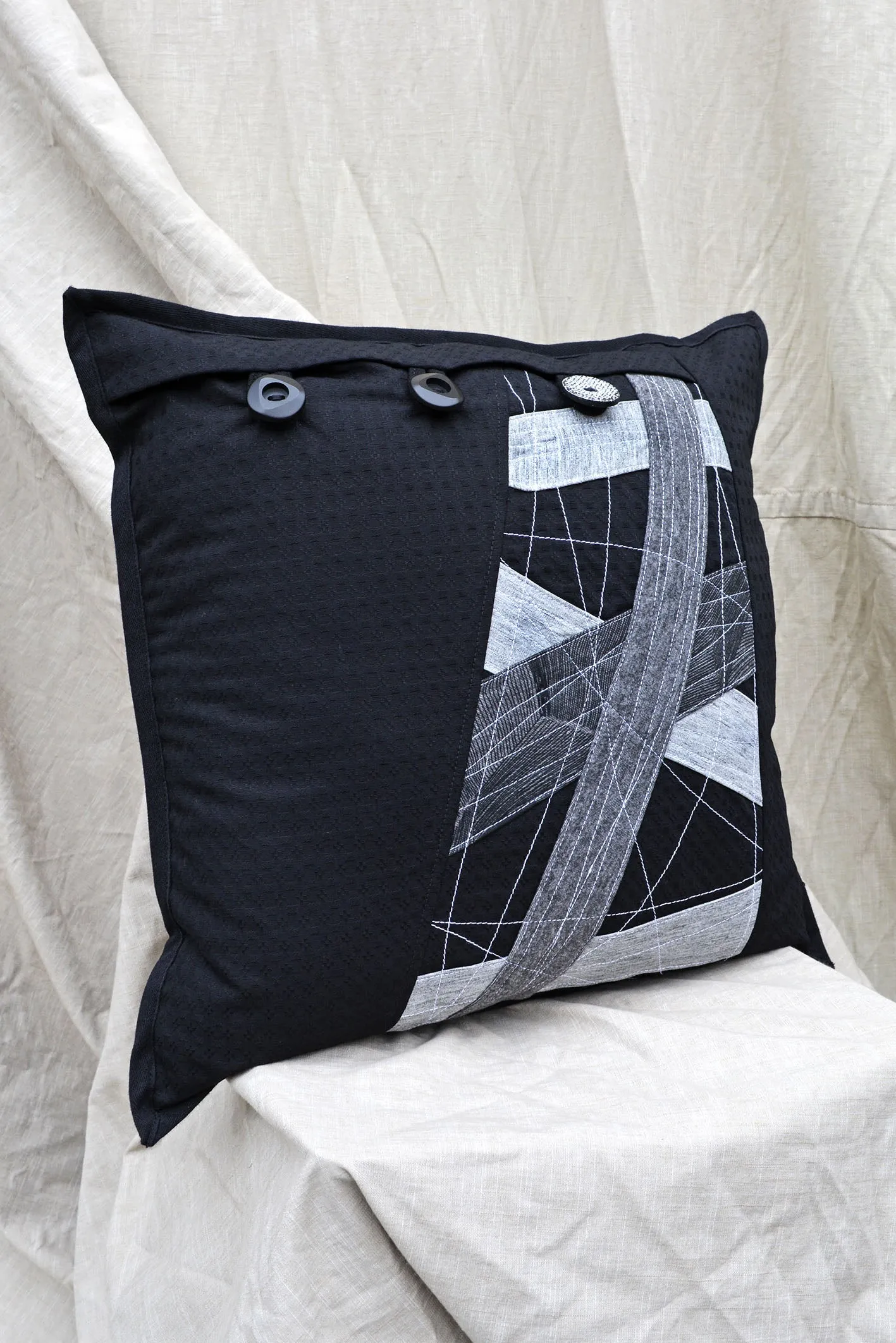 SQUARE APPLIQUE CUSHION - ONYX SLATE